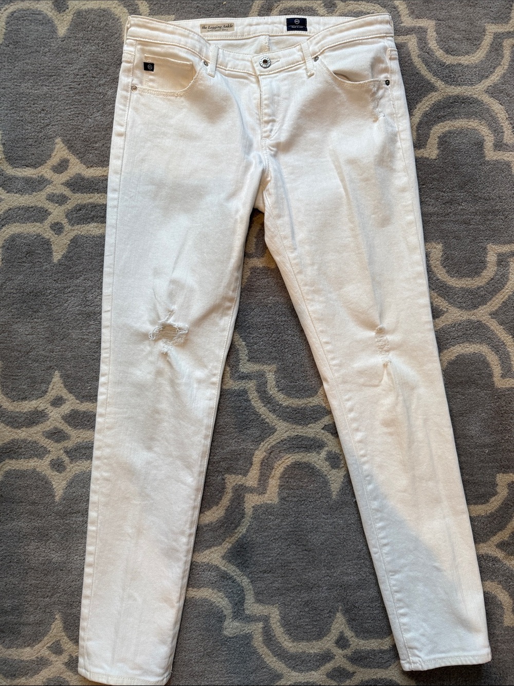 Ag Adriano Goldschmied White Skinny Jeans with Light Knee Distressing